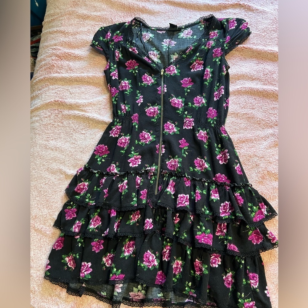 #207 Material girl Black floral dress - Picture 3 of 6